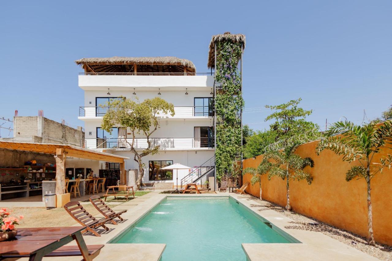 Ostello Surfnest Tamarindos Brisas de Zicatela Esterno foto