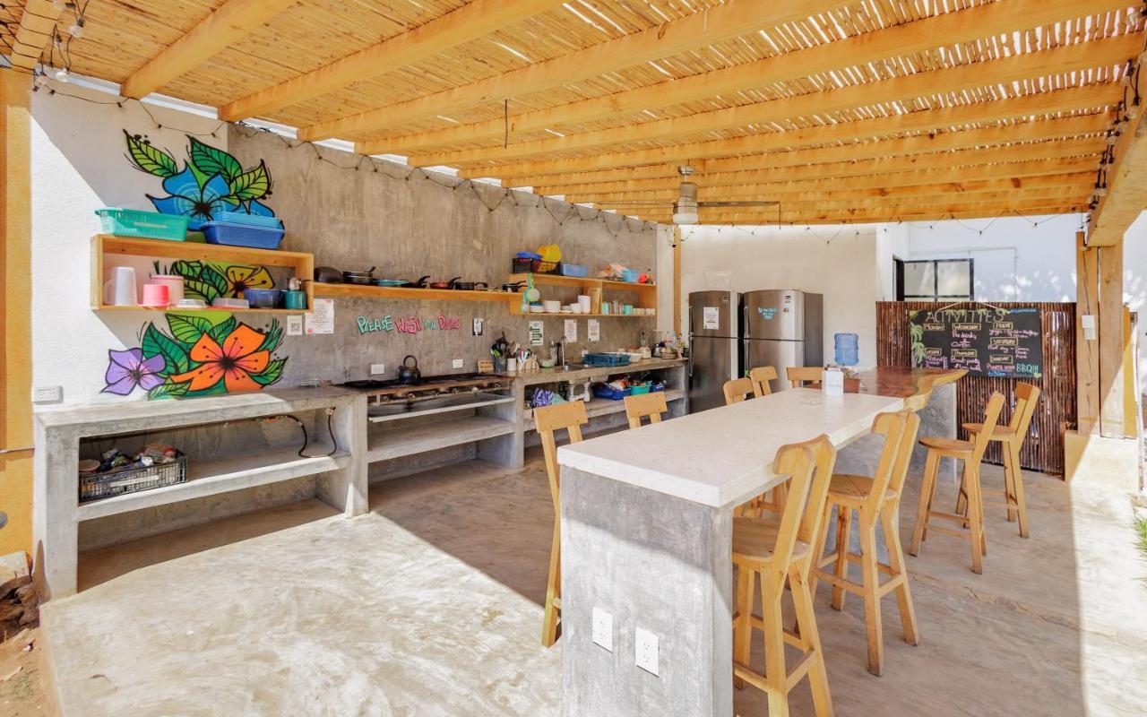 Ostello Surfnest Tamarindos Brisas de Zicatela Esterno foto