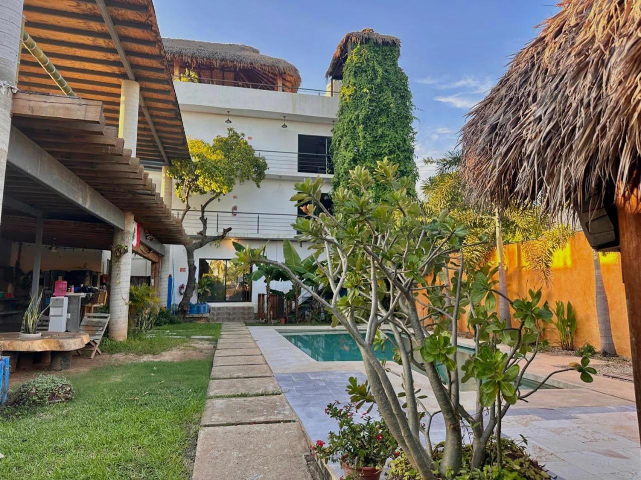 Ostello Surfnest Tamarindos Brisas de Zicatela Esterno foto